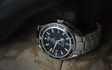 Omega 2201.50 Seamaster Planet Ocean, Quantum of Solace James Bond watch image: 460 x 288